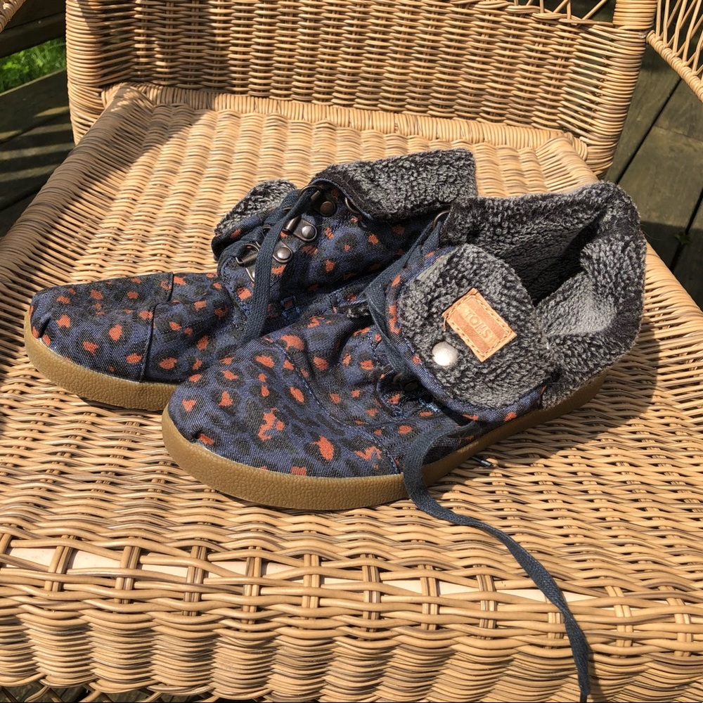 TOMS women’s boots